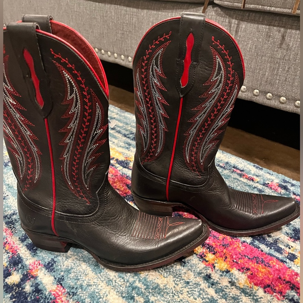 Ariat boots NWOT